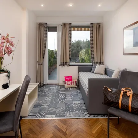 Отель Laurin 4*