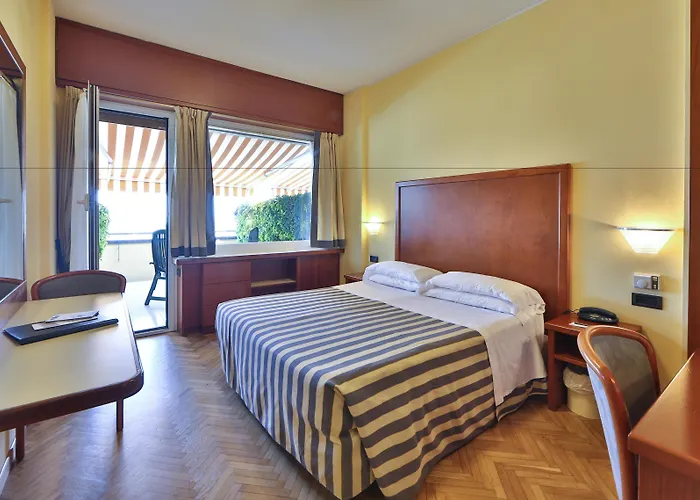 لاورين فندق 4*