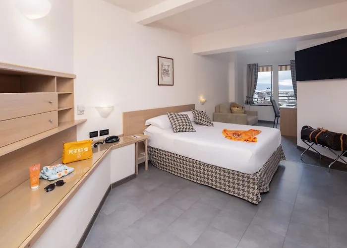 لاورين فندق 4*